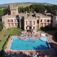 Camping Château de Grange Fort in regio Auvergne, Frankrijk